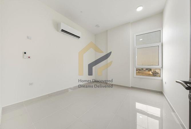 945858 - Property Image 3