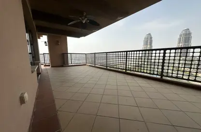 Apartment - 2 Bedrooms - 3 Bathrooms for rent in East Porto Drive - Porto Arabia - The Pearl Island - Doha