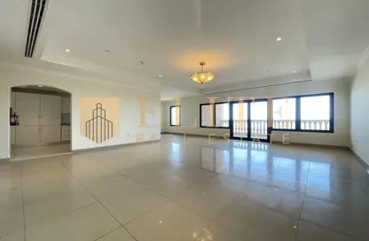 Apartment - 2 Bedrooms - 3 Bathrooms for rent in West Porto Drive - Porto Arabia - The Pearl Island - Doha