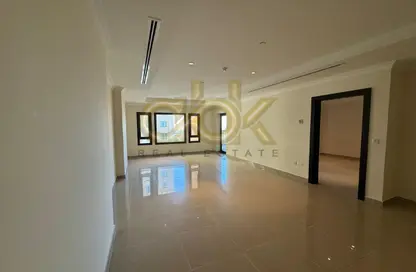 Apartment - 1 Bedroom - 2 Bathrooms for rent in East Porto Drive - Porto Arabia - The Pearl Island - Doha