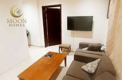 Apartment - Studio - 1 Bathroom for rent in Umm Ghuwalina - Umm Ghuwailina - Doha