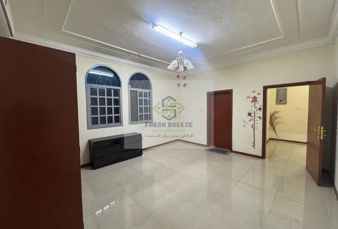 998634 - Property Image 2