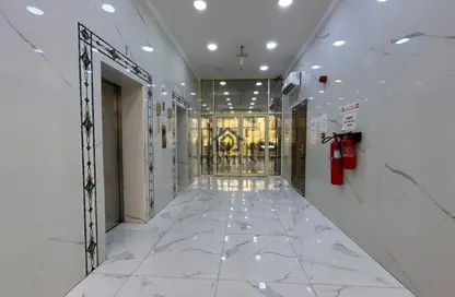 Apartment - 2 Bedrooms - 3 Bathrooms for rent in Thabit Bin Zaid Street - Al Mansoura - Doha