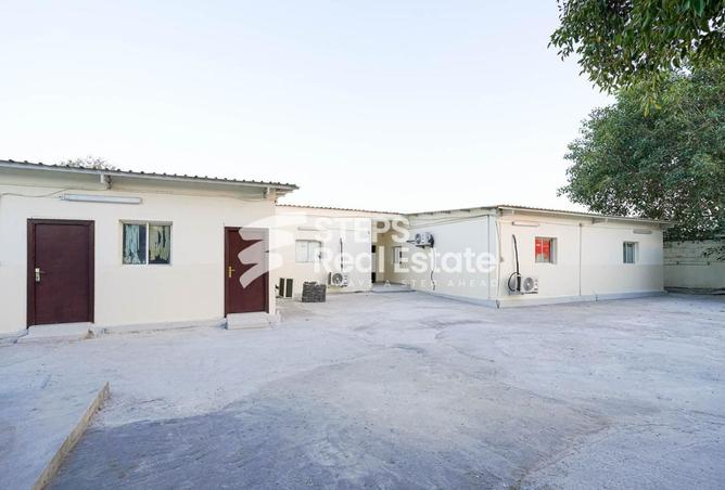 945439 - Property Image 2