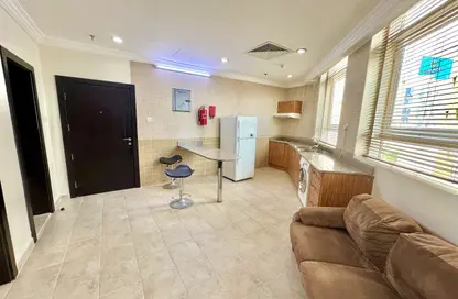 Apartment - 1 Bedroom - 1 Bathroom for rent in Old Salata - Salata - Doha