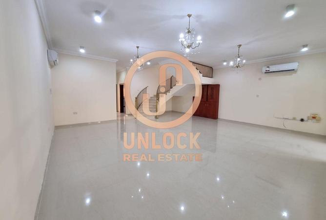 961267 - Property Image 2