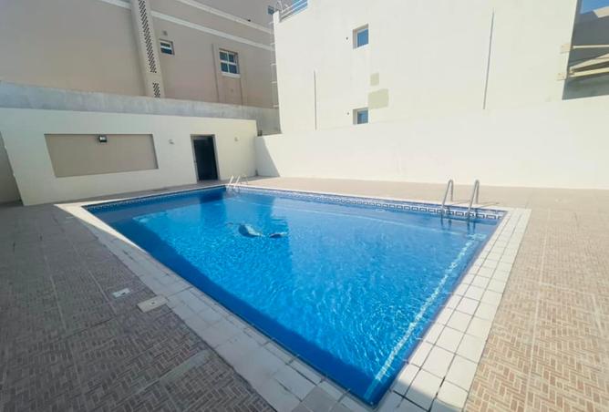 975588 - Property Image 2