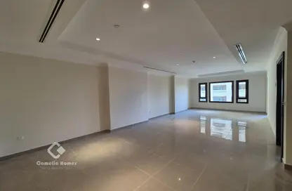 Apartment - 1 Bedroom - 2 Bathrooms for rent in Porto Arabia - The Pearl Island - Doha
