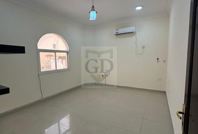 944083 - Property Image 2