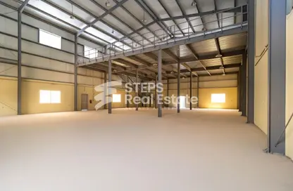 Warehouse - Studio - 5 Bathrooms for sale in East Industrial Street - Birkat Al Awamer - Al Wakra