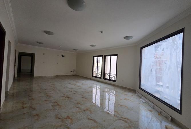 960741 - Property Image 2