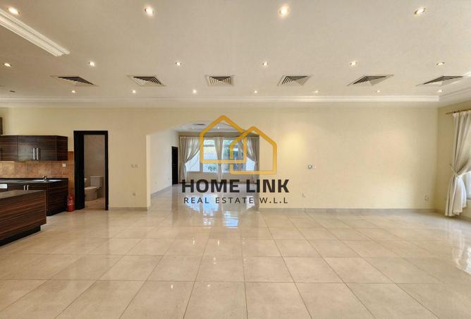 994739 - Property Image 2