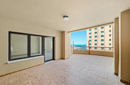 Apartment - 1 Bedroom - 2 Bathrooms for sale in West Porto Drive - Porto Arabia - The Pearl Island - Doha