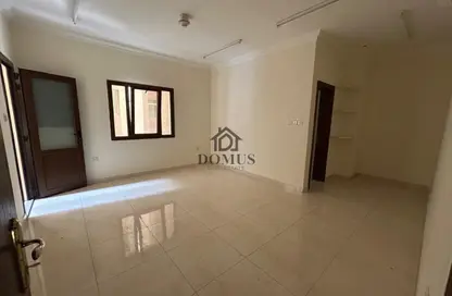 Apartment - 4 Bedrooms - 3 Bathrooms for rent in Thabit Bin Zaid Street - Al Mansoura - Doha