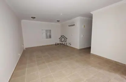 شقة - 3 غرف نوم - 2 حمامات للايجار في شارع انس - فريج بن محمود الشمالي - فريج بن محمود - الدوحة