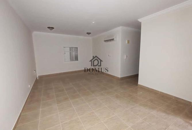 987633 - Property Image 2