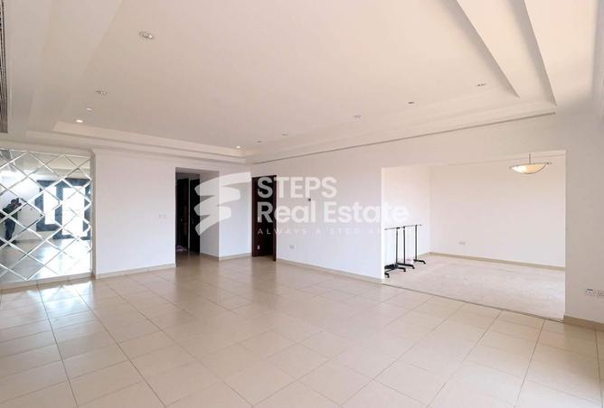 948301 - Property Image 3