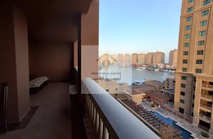 شقة - 2 غرف نوم - 2 حمامات للايجار في طريق بورتو الغربي - بورتو أرابيا - جزيرة اللؤلؤة - الدوحة