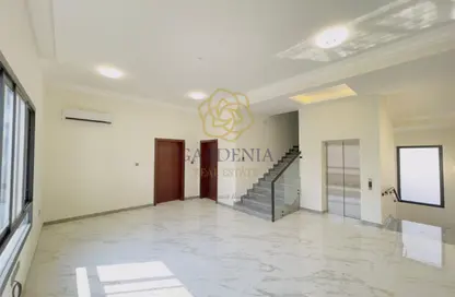 فيلا - 7 غرف نوم - 8 حمامات للايجار في الخيصة - الخيصة - أم صلال محمد