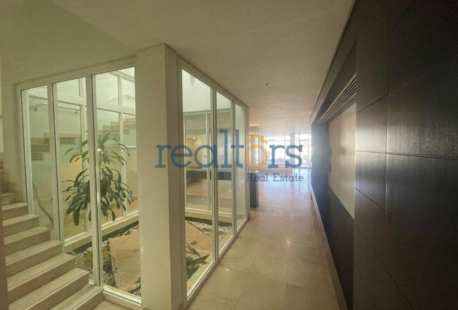 996549 - Property Image 2