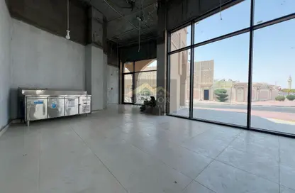 Shop - Studio - 1 Bathroom for rent in Old Airport Road - Old Airport Road - Doha