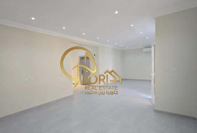 1005802 - Property Image 2