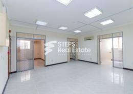 صورةغرفة فارغة لـ: مساحات مكتبية - 2 حمامات للكراء في الميدان المالي - C-Ring - الدوحة, صورة 1