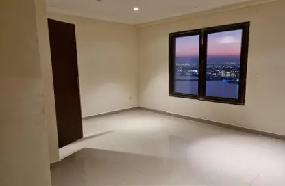 Apartment - 3 Bedrooms - 4 Bathrooms for rent in Porto Arabia - The Pearl Island - Doha