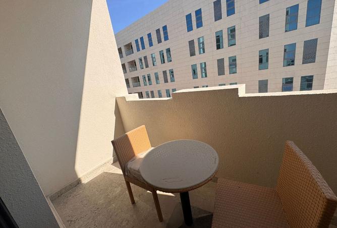 932242 - Property Image 2
