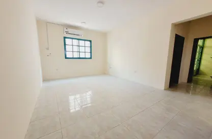Apartment - 2 Bedrooms - 2 Bathrooms for rent in Umm Ghwailina Comm - Umm Ghuwalina - Umm Ghuwailina - Doha