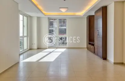 Empty Room image for: Apartment - 1 Bedroom - 2 Bathrooms for sale in Viva East - Viva Bahriyah - The Pearl Island - Doha, Image 1