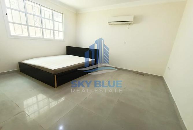 908832 - Property Image 3