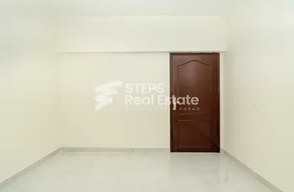 شقة - 3 غرف نوم - 3 حمامات للايجار في منتزه 7 - المنتزه - الدوحة