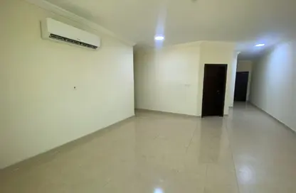 Apartment - 3 Bedrooms - 3 Bathrooms for rent in Salaja Street - Doha Al Jadeed - Doha
