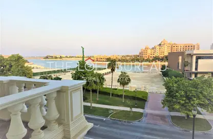 Apartment - 3 Bedrooms - 3 Bathrooms for rent in Carnaval - Qanat Quartier - The Pearl Island - Doha