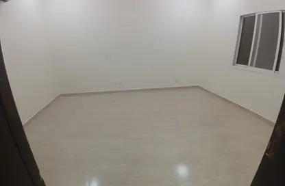 شقة - 3 غرف نوم - 2 حمامات للايجار في فلل عين خالد - عين خالد - الدوحة