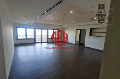 Apartment - 2 Bedrooms - 2 Bathrooms for rent in East Porto Drive - Porto Arabia - The Pearl Island - Doha