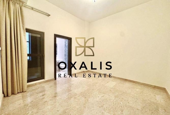 940673 - Property Image 2