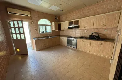 Villa - 4 Bedrooms - 5 Bathrooms for rent in New Salata - Salata - Doha