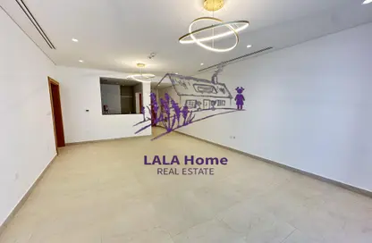 Apartment - 2 Bedrooms - 3 Bathrooms for rent in Floresta Gardens - Floresta Gardens - The Pearl Island - Doha