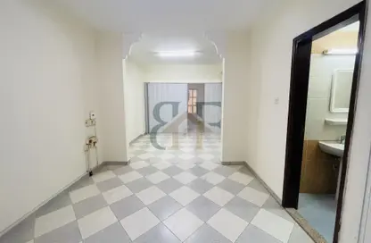 Apartment - 2 Bedrooms - 2 Bathrooms for rent in Musheireb - Doha