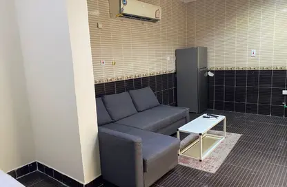 Apartment - Studio - 1 Bathroom for rent in Mamoura 18 - Al Maamoura - Doha