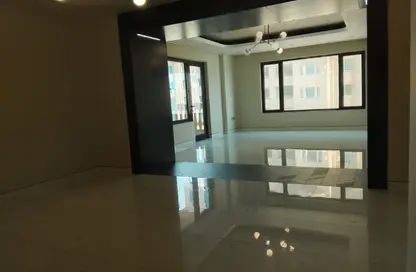 Apartment - 3 Bedrooms - 5 Bathrooms for rent in West Porto Drive - Porto Arabia - The Pearl Island - Doha