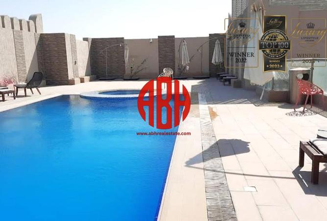 916742 - Property Image 2