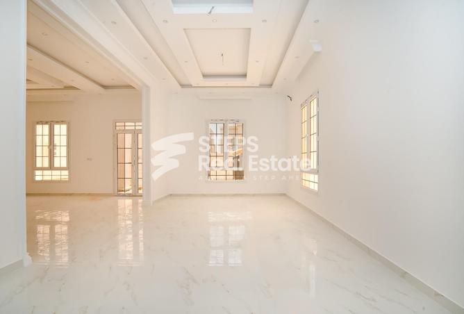 937592 - Property Image 2
