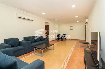 Apartment - 2 Bedrooms - 2 Bathrooms for rent in Al Khayareen Tower - Old Salata - Salata - Doha