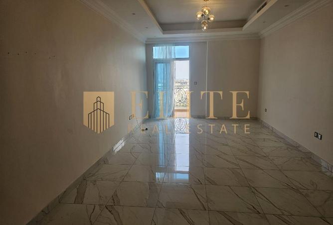 981548 - Property Image 3