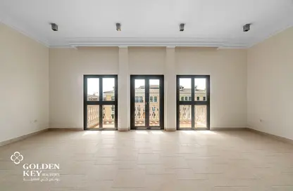 Apartment - 2 Bedrooms - 3 Bathrooms for rent in Qanat Quartier - The Pearl Island - Doha