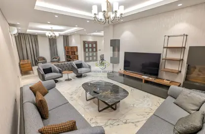 فيلا - 4 غرف نوم - 4 حمامات للايجار في شارع النعيجة - النعيجة - الدوحة