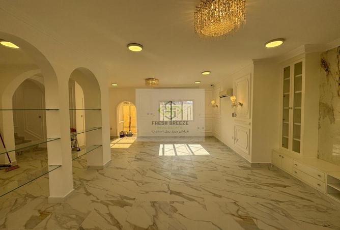 975222 - Property Image 2